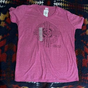 Medium pink v-neck T-shirt from the Grand Canyon